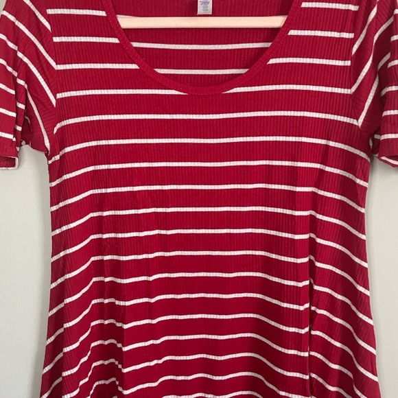 Lularoe Red and White Striped Perfect T-shirt - Picture 2 of 7